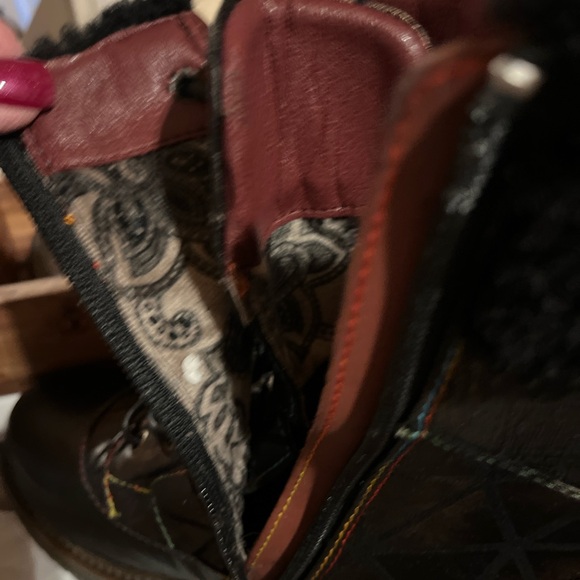 Stylish Black Lace-Up Women's Boots - Picture 11 of 11